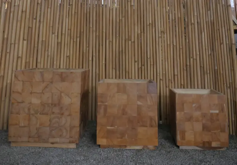 Product image 4 of the product “Wooden planter, cubic form made from teak root. Set of 3, in the size 70, 60 and 50 cm ”